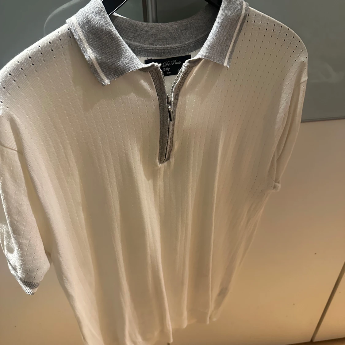 Vit pikétröja från Daniel De Prato - 1