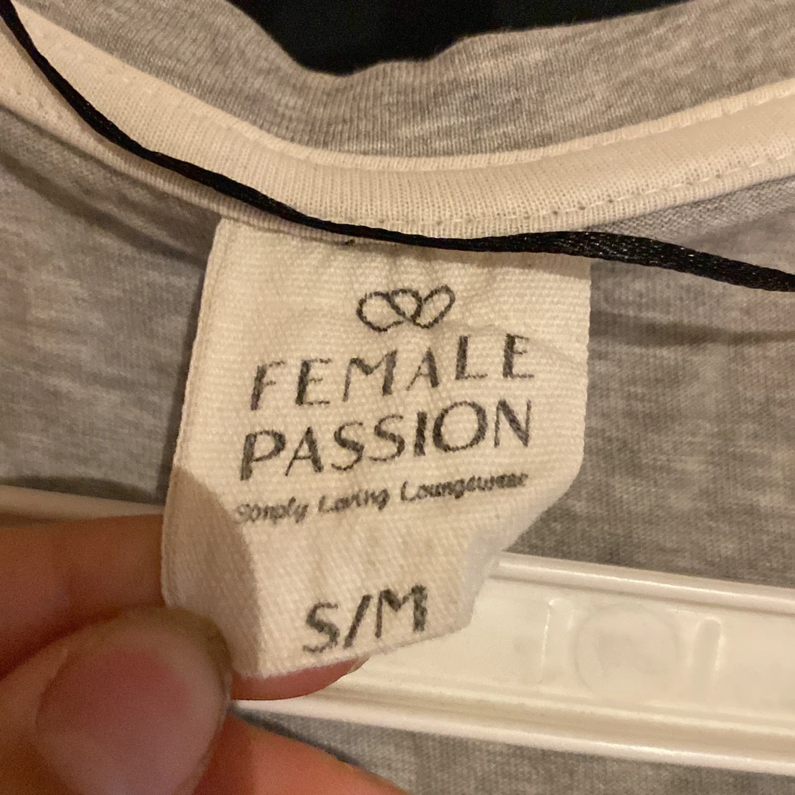 Grå t-shirtklänning Female Passion - 1