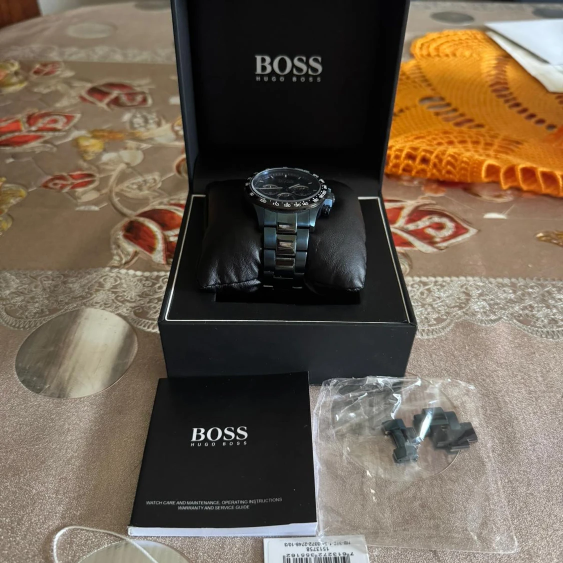 Svart kronografklocka från Hugo Boss - 2