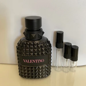 Valentino BIR EDT 3ML - Valentino BIR EDT samples: 2ml 25kr, 3ml 40kr, 5ml 60kr. Checka min profil för flera storlekar och andra parfym samples.