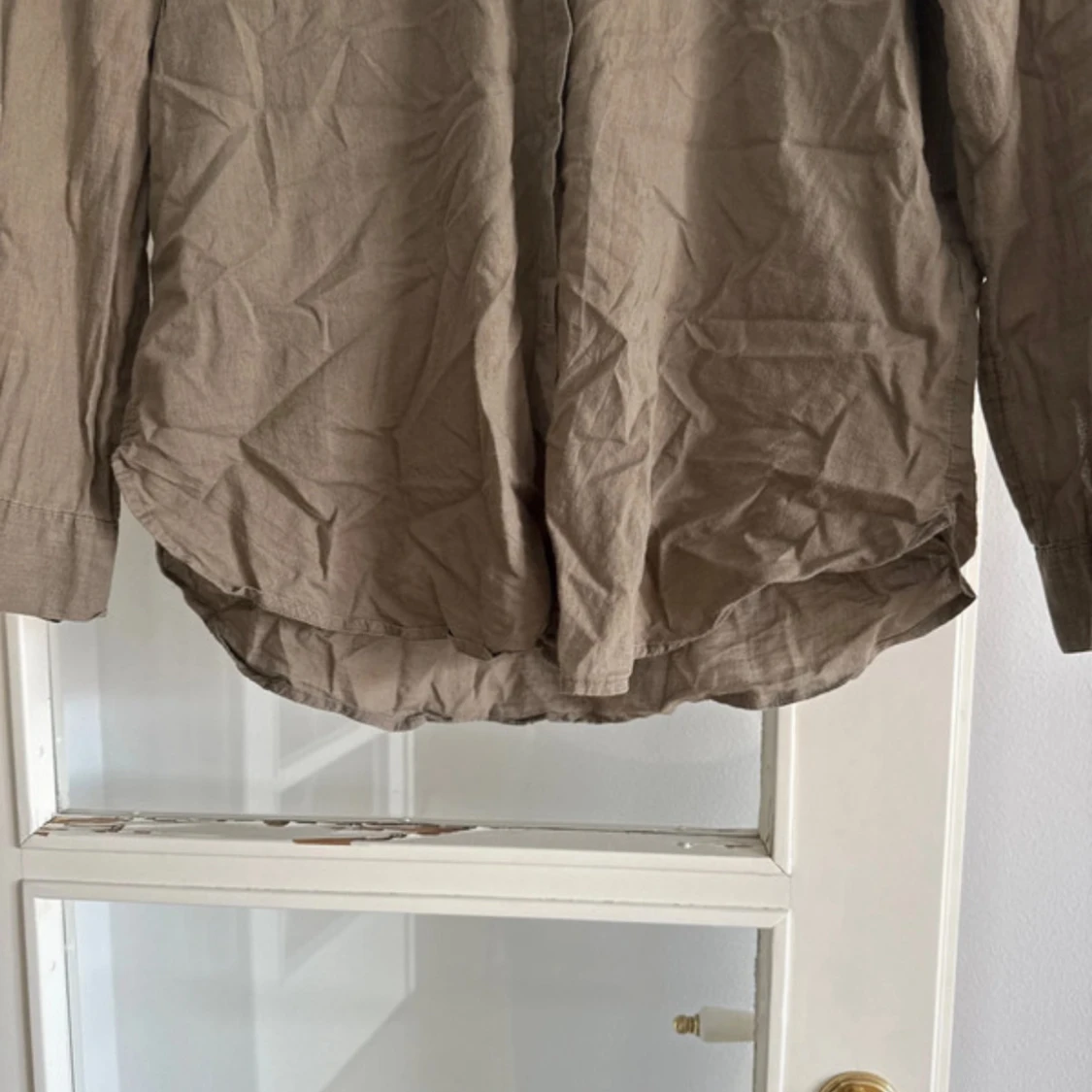 Beige henley-skjorta  - 3