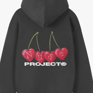 Säljer en nude projekt hoodie - As det hoodie men har Tyvär inte bättre bilder för tillfället. Lägg ett bud behöver bli av med har inte plats pgd av flytt. Lägg ett bud.