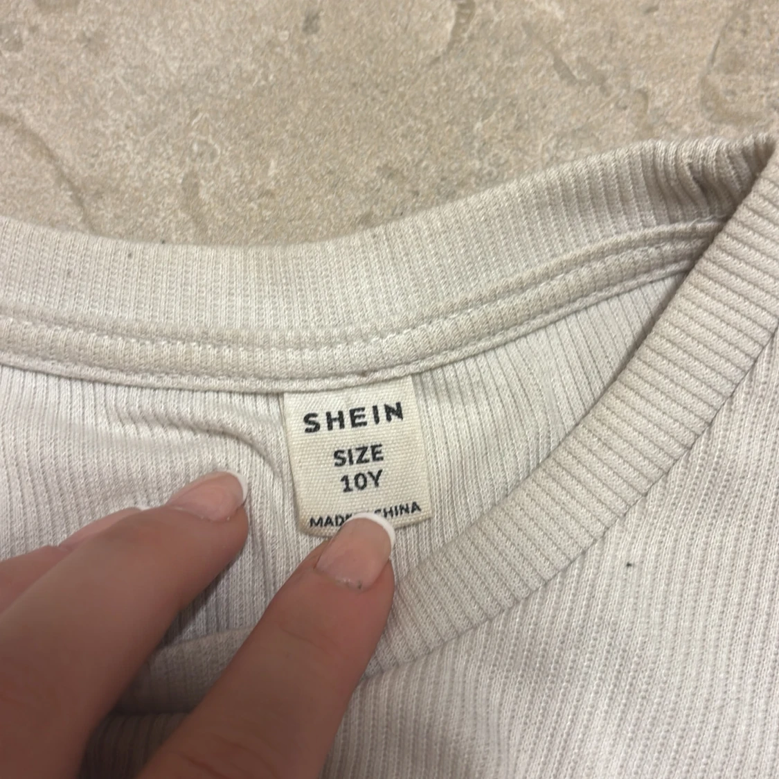 Vit ribbad topp med volangärm Shein - 2