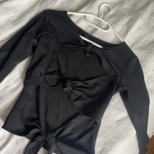 Black top - Wery good condition. Never used. 