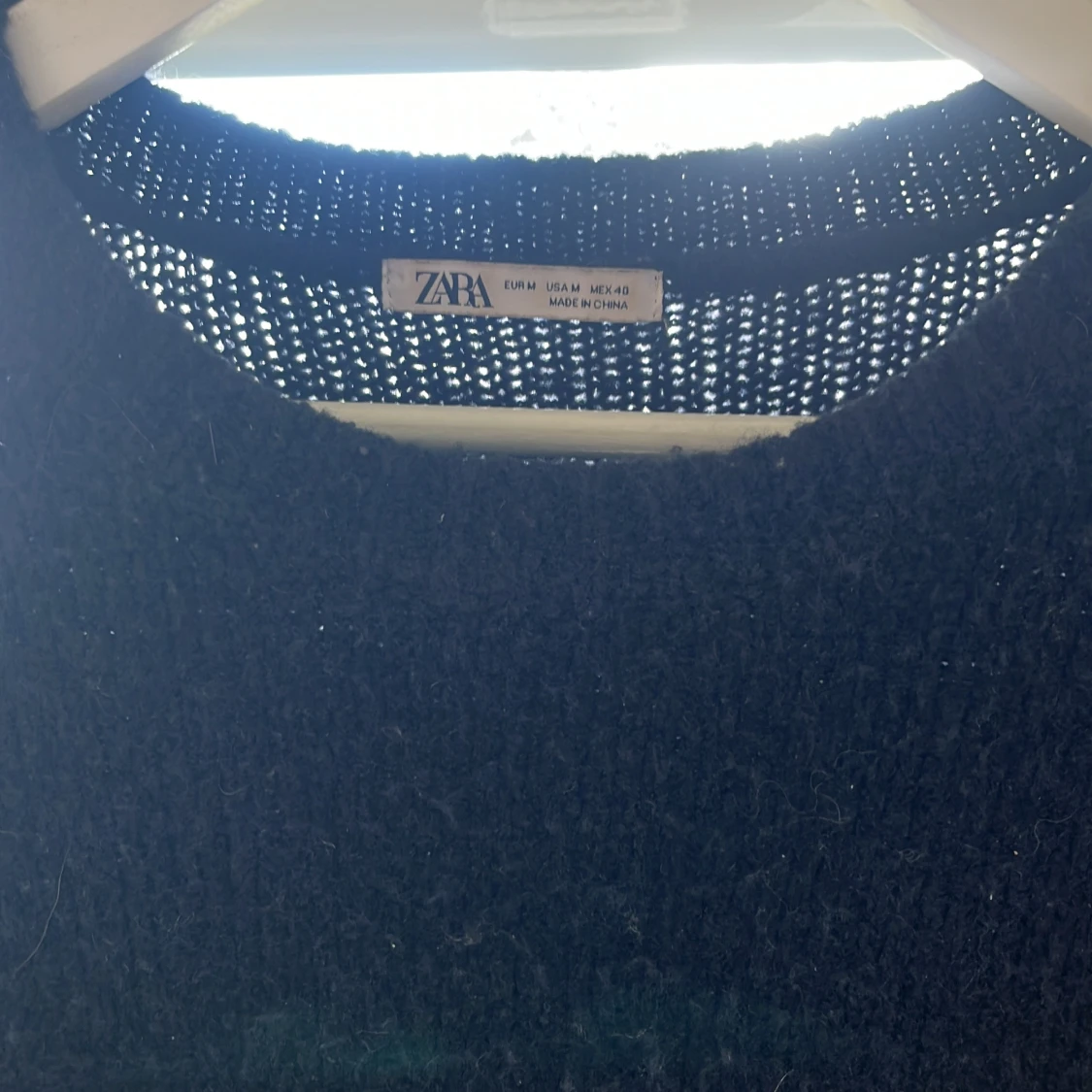 Mörkblå stickad tröja från Zara - 1