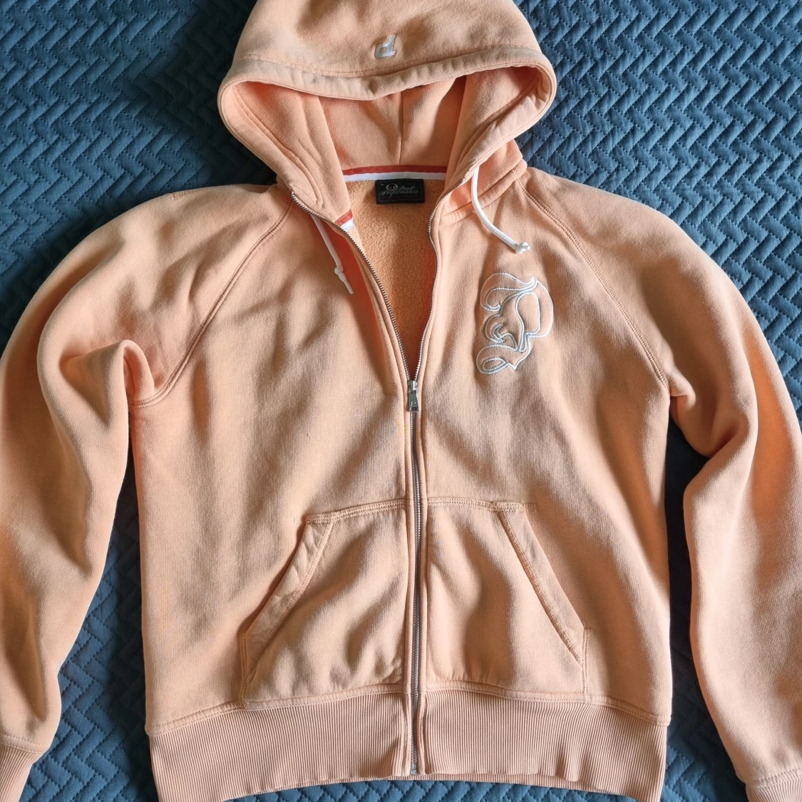 Persikofärgad hoodie från Dr. Denim