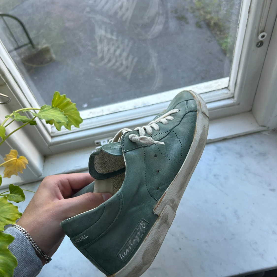 Helt nya, Olivgröna Philippe Model sneakers 