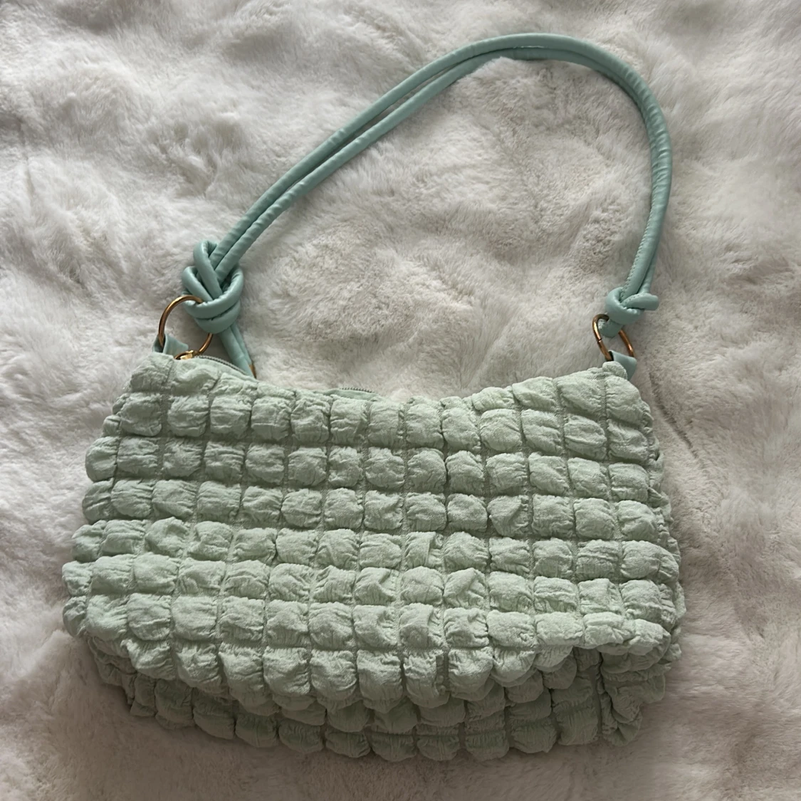 Mintgrön quiltad axelväska - 1