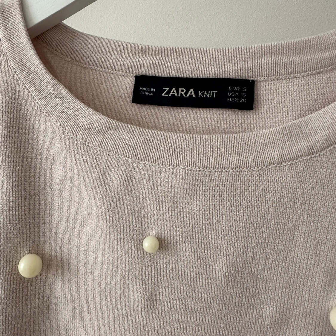 Rosa stickad topp med pärlor från Zara - 4