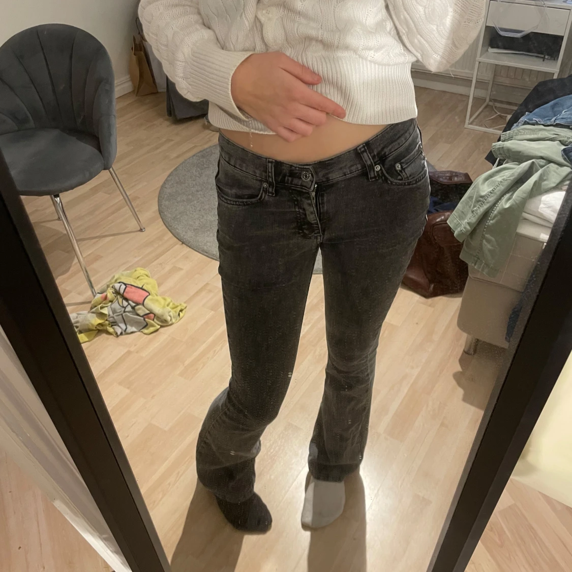 Gråa bootcut jeans låg/mid midja - 2