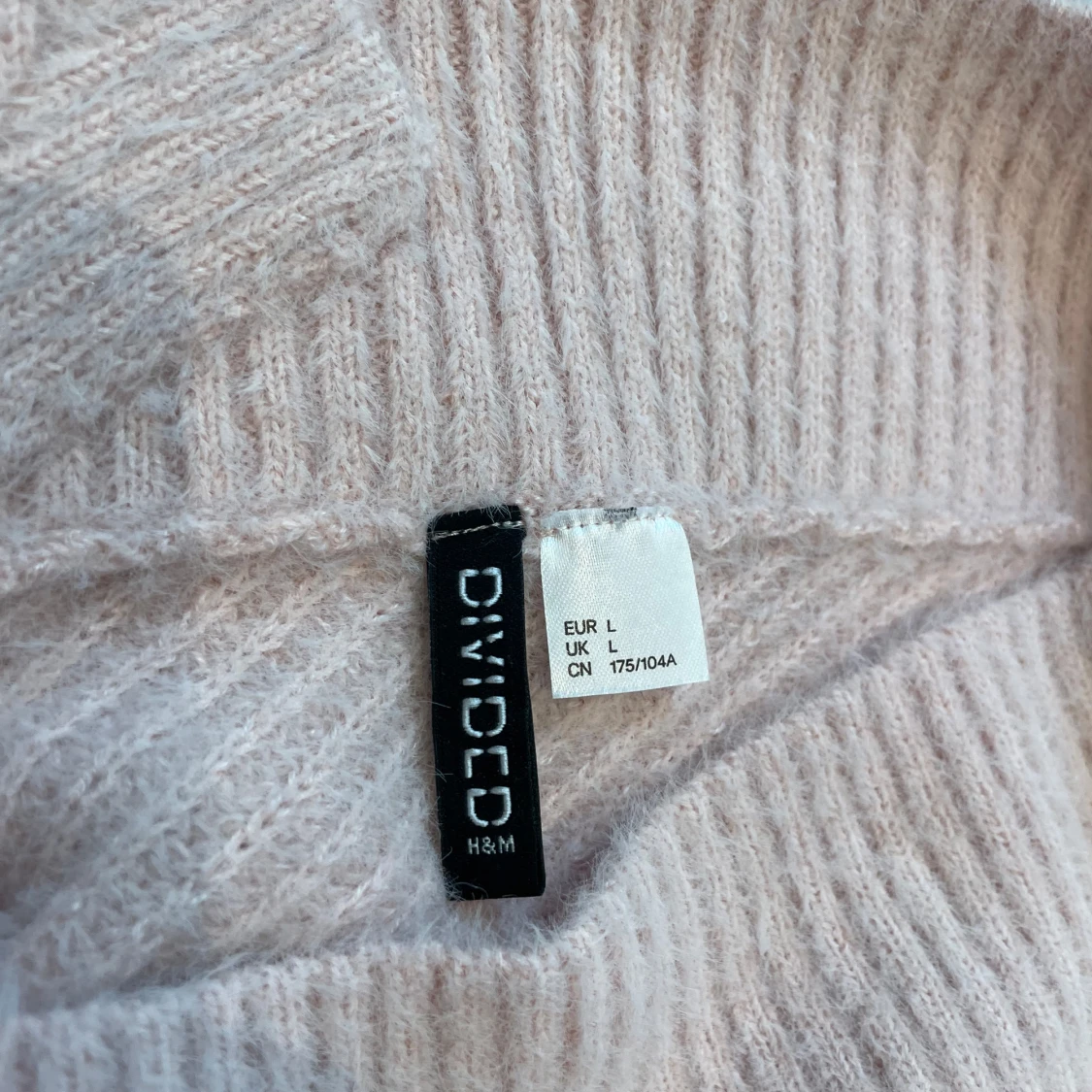 Ljusrosa stickad v-ringad tröja - 3