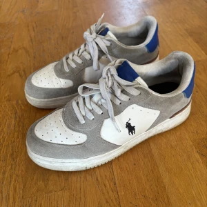 Ralphlauren skor - Skor från ralphlauren i använt men bra skick