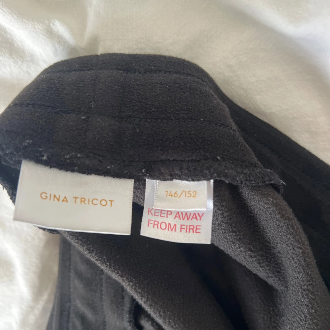 Svarta mjukisbyxor från Gina Tricot - 3