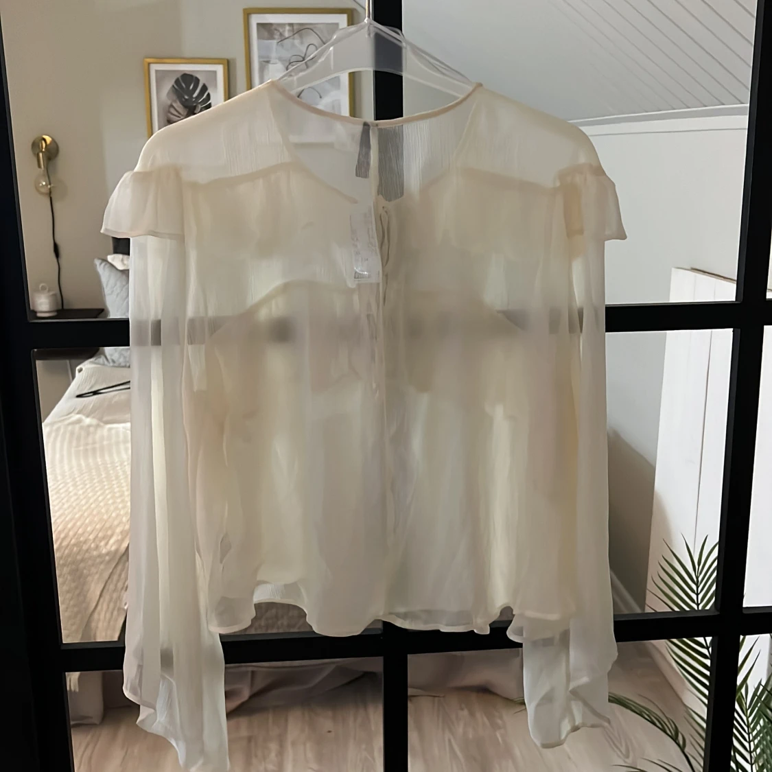 Vit volangblus från H&M Divided - 1