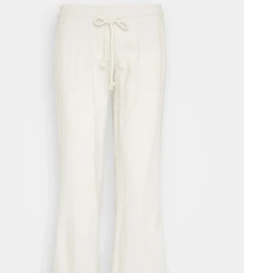 Beiga linnebyxor från Roxy - Aldrig använda så i nyskick