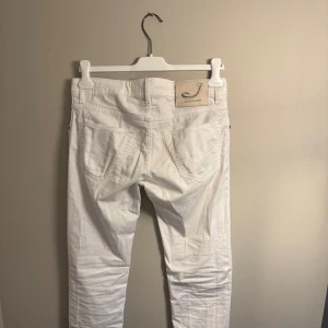 Jacob Cohën jeans  - Vita Cohen jeans i modellen 622 