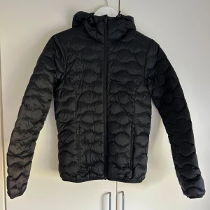 Dun jacka - Säljer denna dunjacka för att jag inte andvänder den☺️