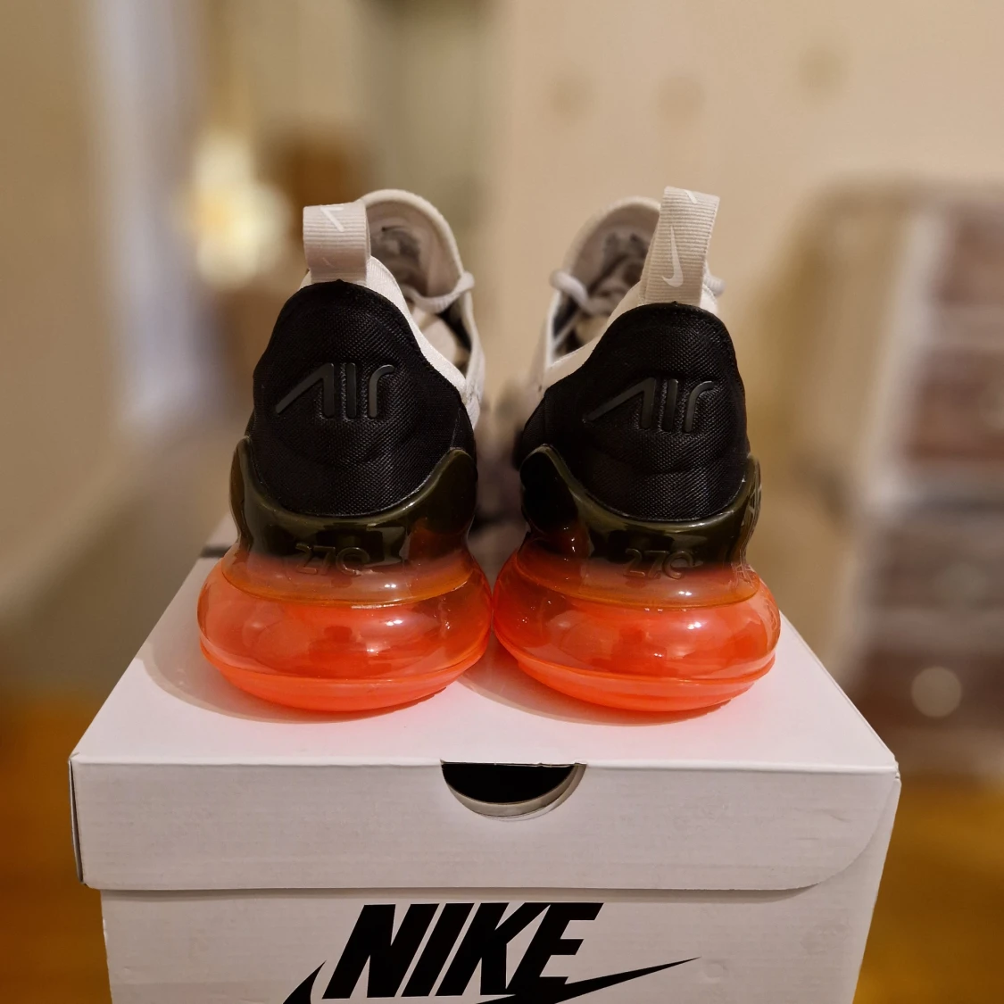 Oanvända Nike Air Max 270 EU44.5 - 3