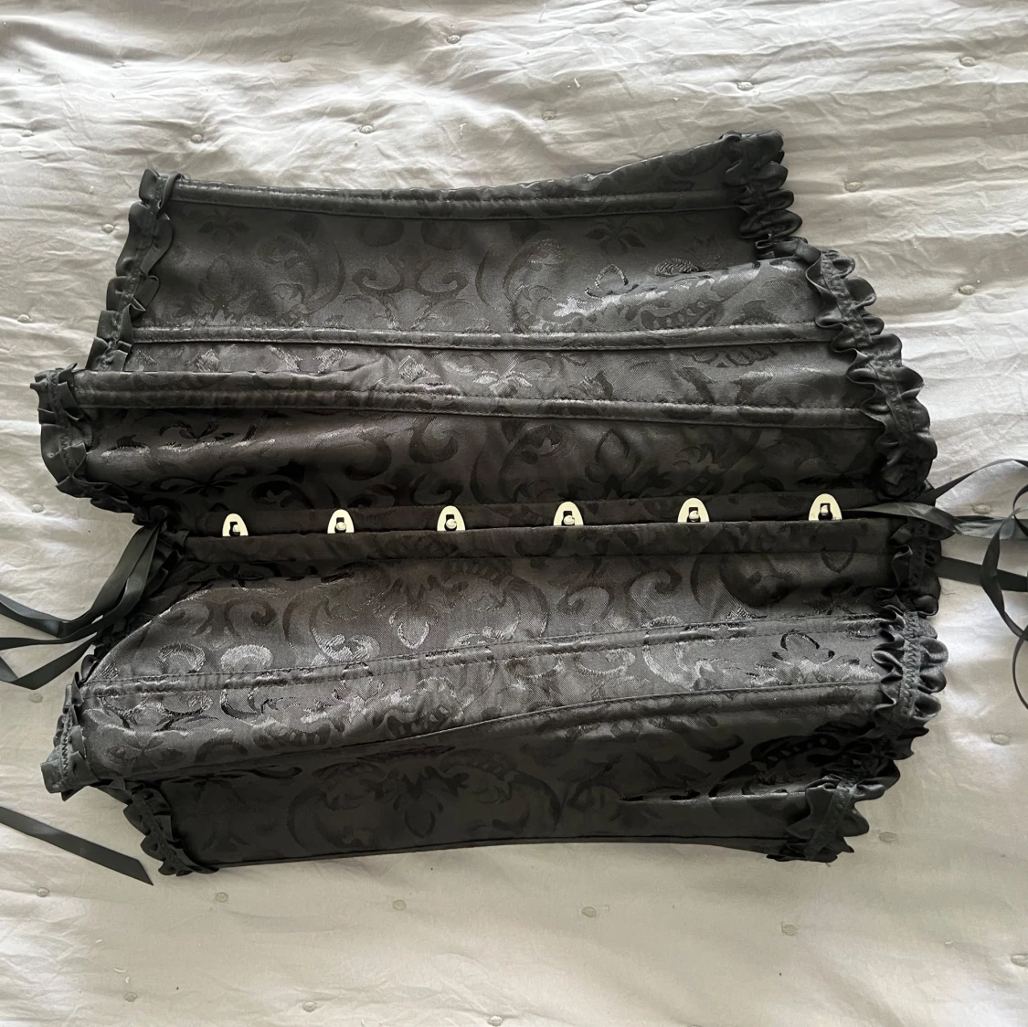 Svart korsett med snörning - 2