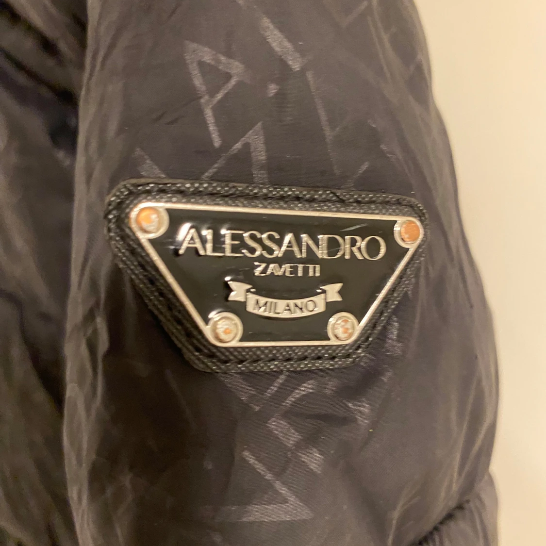 Svart pufferjacka Alessandro Zavetti - 2