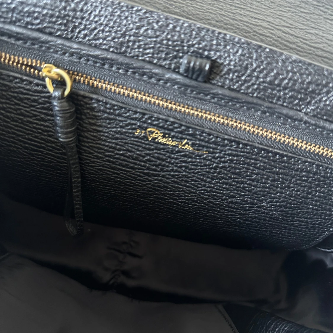 Svart väska från 3.1 Phillip Lim - 3