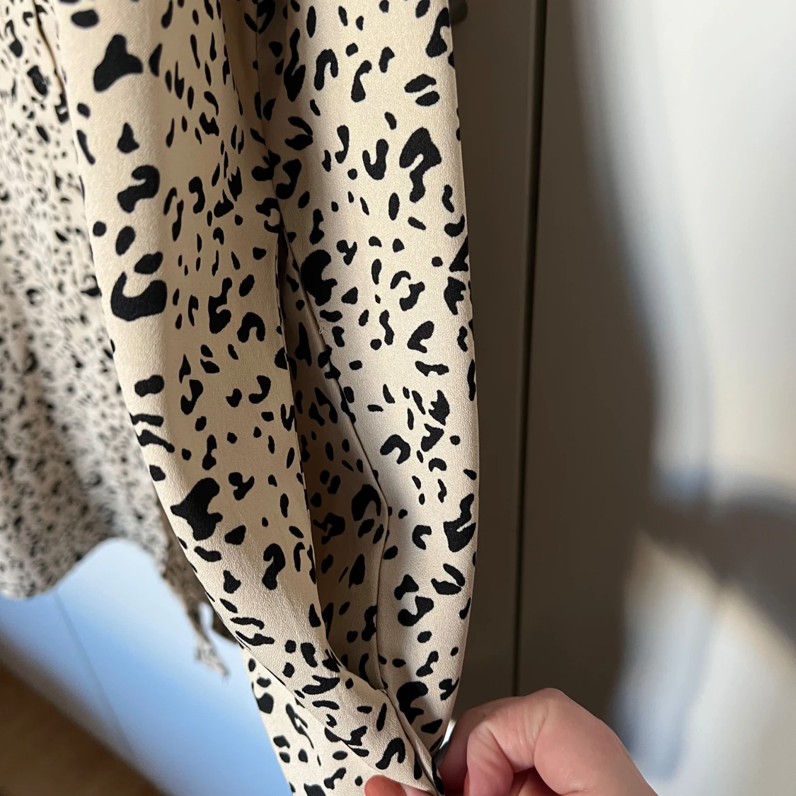 Beige leopardmönstrad klänning M - 4