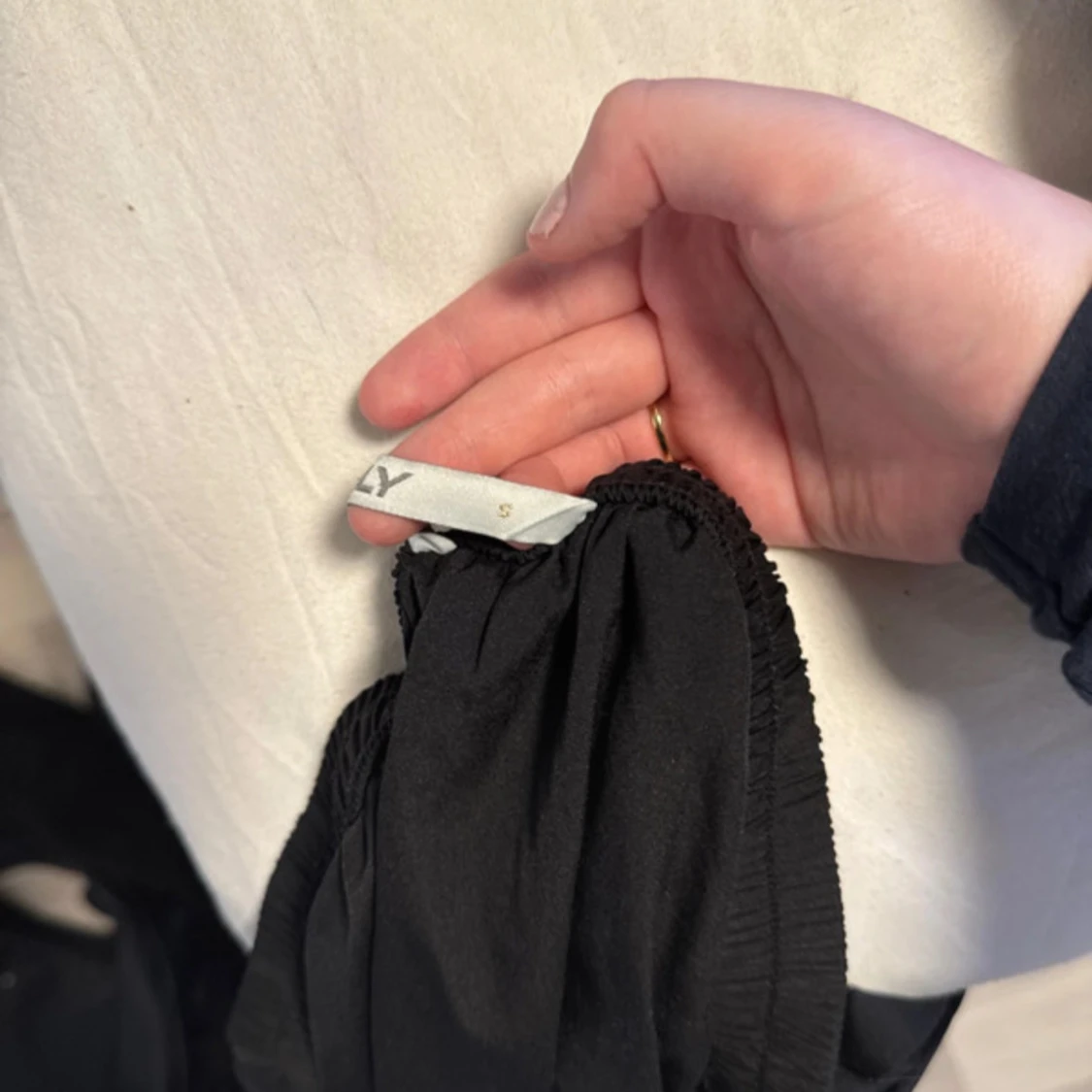 Svart omlottkjol med volang från ONLY - 2