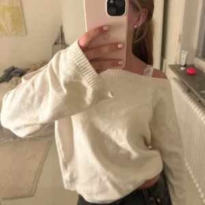 Off shoulder tröja - Super fin och mjuk off shoulder tröja från Gina! ❤️