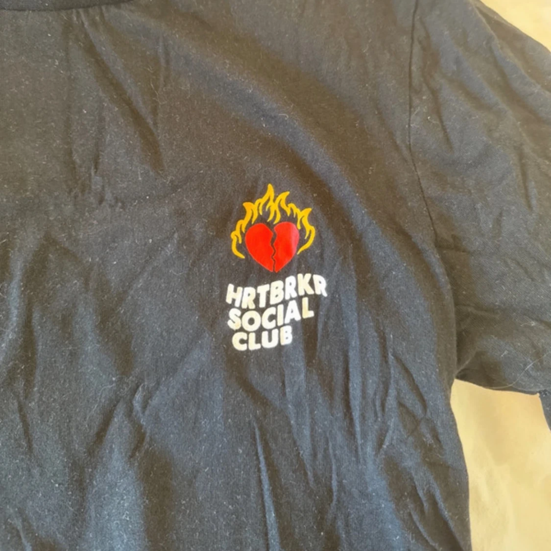 Svart HRTBRKR Social Club t-shirt - 3