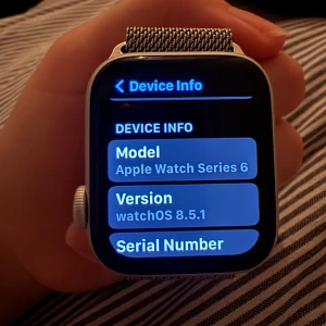 Apple watch serie 6 - Apple watch serie 6 köpt 2020/2021 för 8000kr, nästan aldrig använd. Fungerar och ser ut som ny, Bandet köpte jag för några år sedan för 1500kr men ingår med klockan. Laddare ingår också, för mer information skriv privat! 