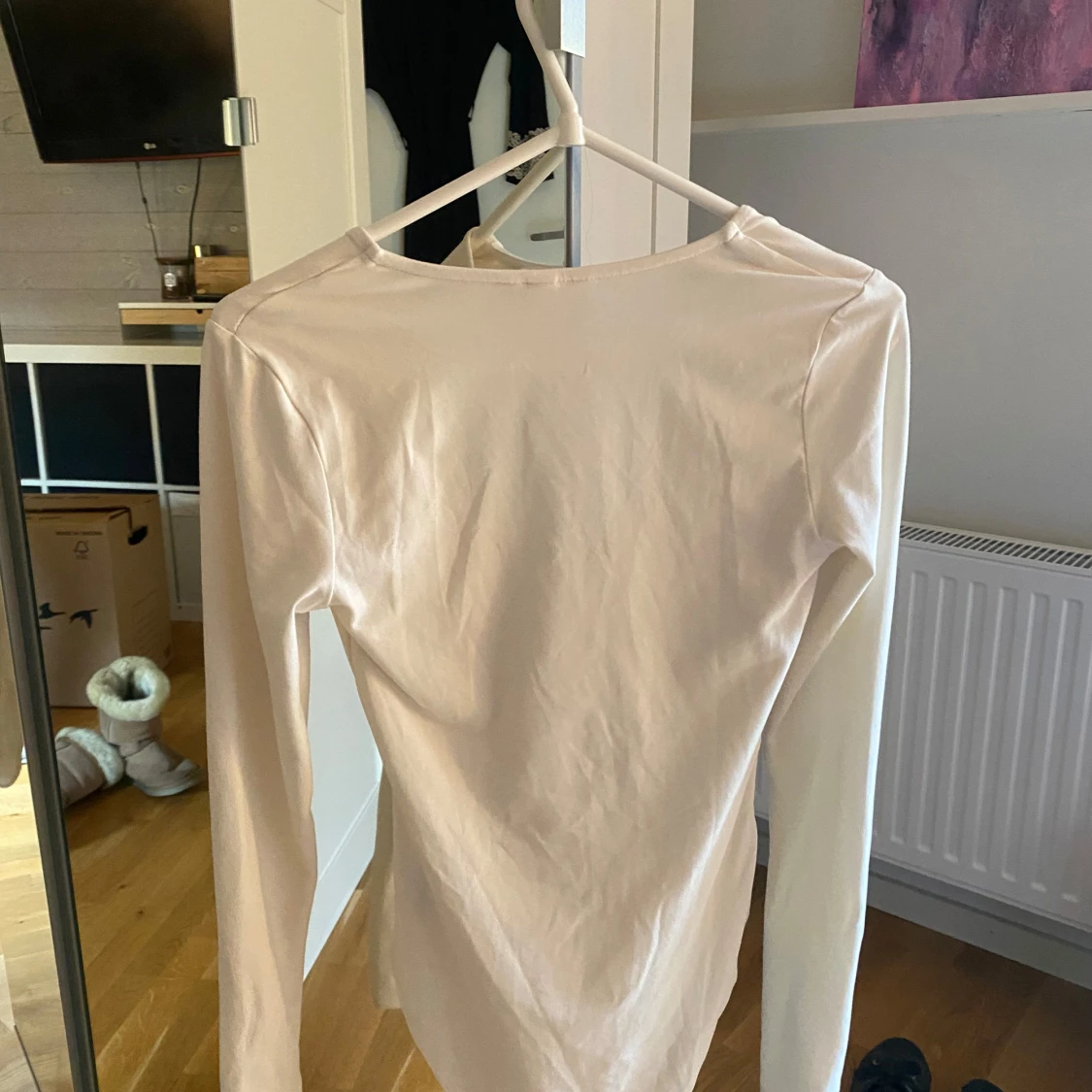 Vit långärmad v-ringad bodysuit - 1