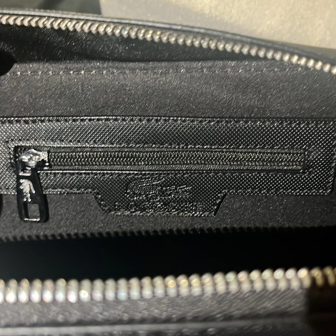 Svart axelväska från Lacoste - 2