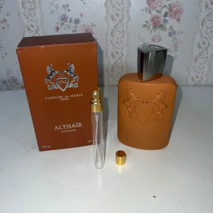 Parfums de Marly Althaïr Eau de Parfum - Säljer 10ml samples för rätt så bra pris! Köper du så fraktar jag samma dag!🤝