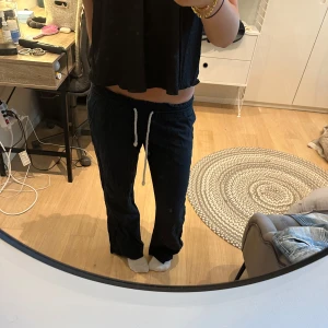 Svarta linnebyxor med snörning - Roxy linnebyxor. Skitsnygga!💓💓