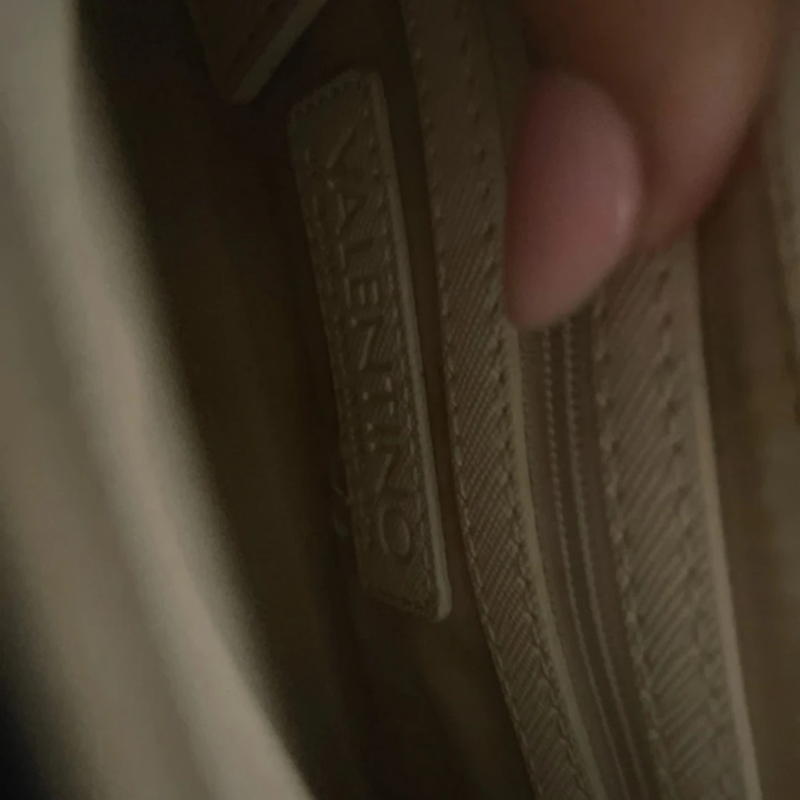 Vit axelväska från Valentino - 2