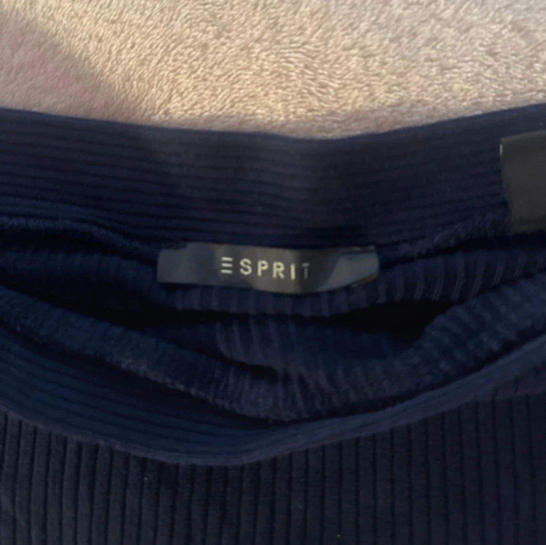 Mörkblå ribbad trekvartsärmad topp  - 1