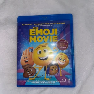 The Emoji Movie Blu-ray - Säljer Blu-ray-filmen The Emoji Movie. Jätterolig film passar för både stora och små barn. Perfekt för dig som gillar animerade filmer😊