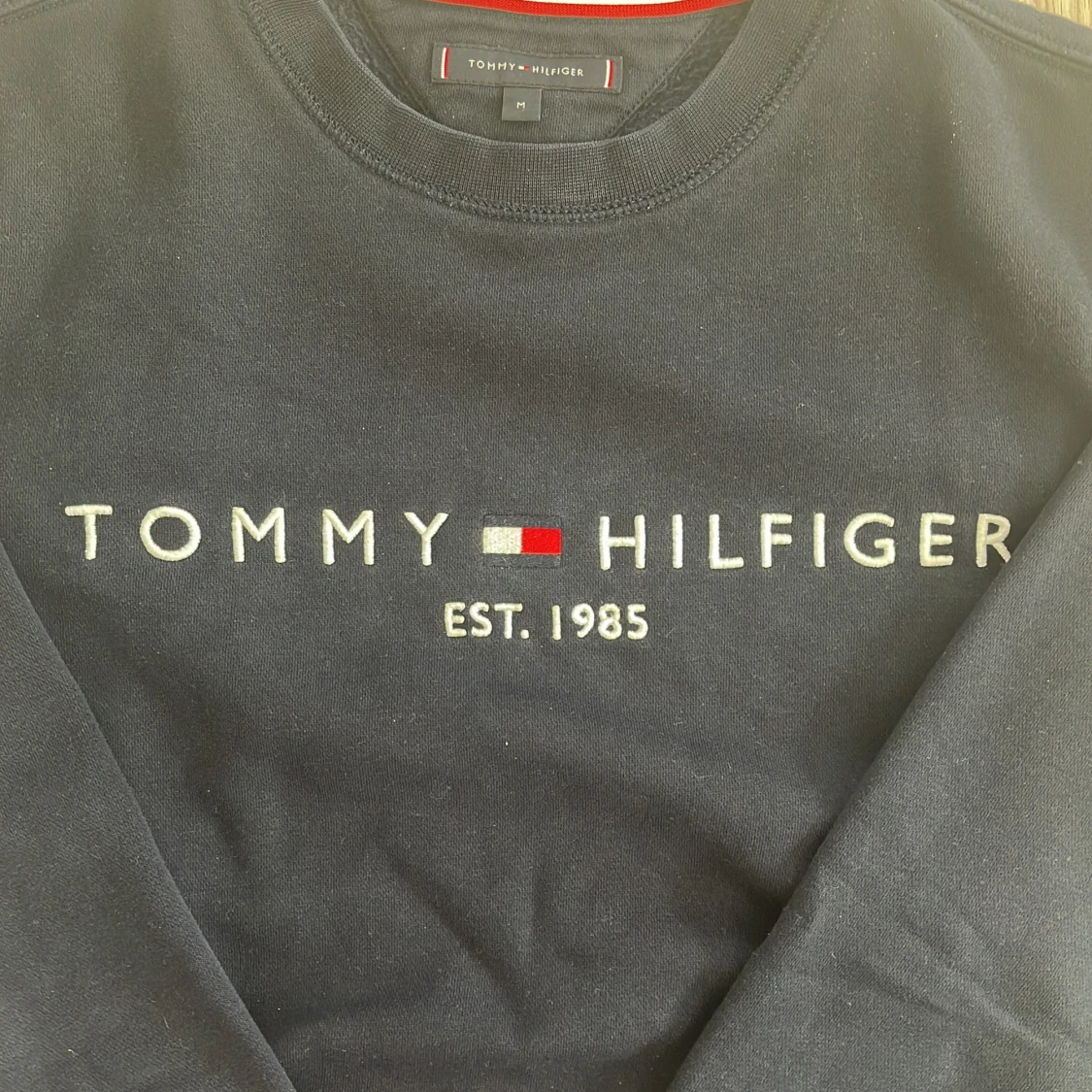 Mörkblå sweatshirt från Tommy Hilfiger - 1