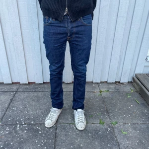 Nudie jeans  - Nudie jeans - Modell: Grim Tim - Storlek: W30/L30 - skick: 9/10 - Nypris runt 2000kr