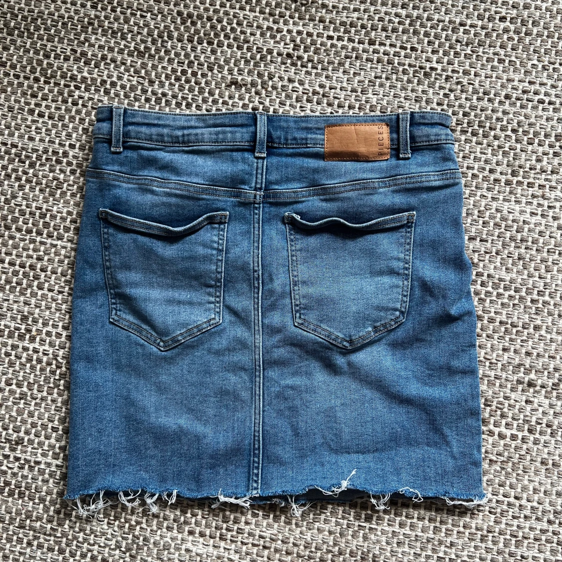 Blå jeanskjol från Pieces - 1