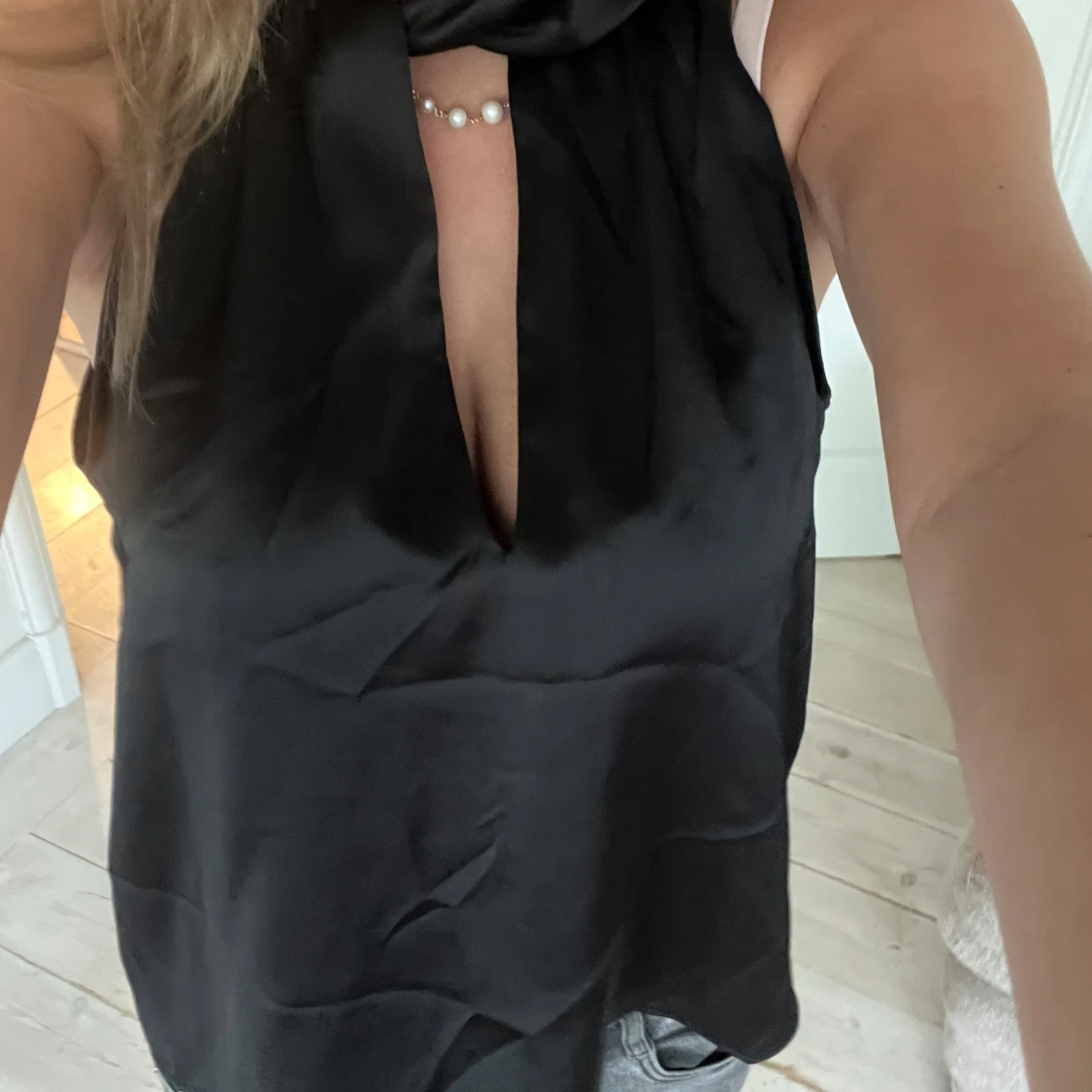 Svart satinlinne - 1