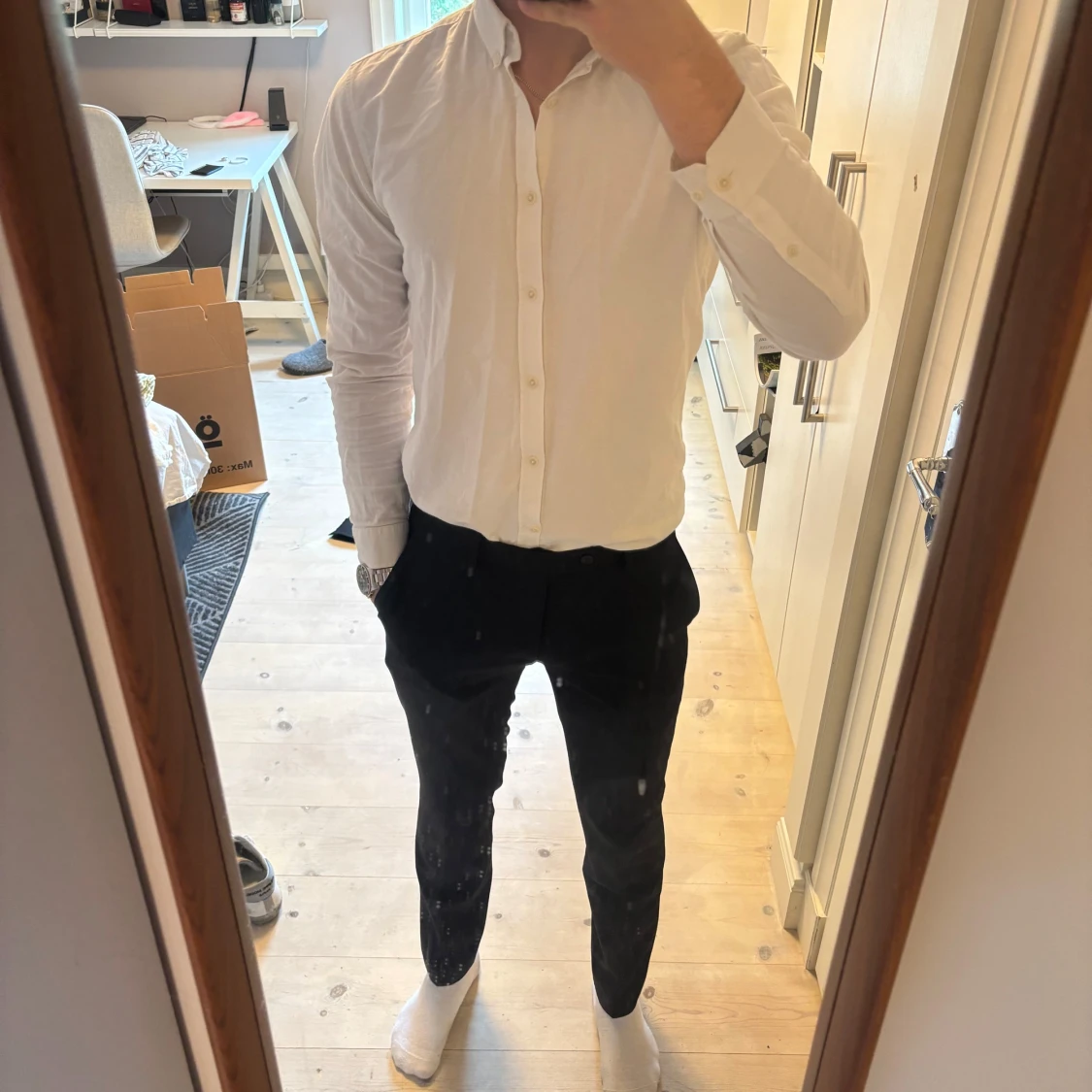 Svart kostym med vit skjorta Lindberg  - 3