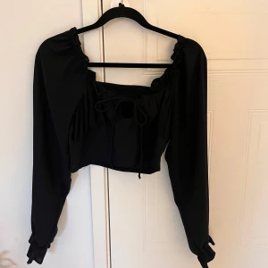 Topp - Svart topp från okänt märke (avklippd lapp) i storlek S