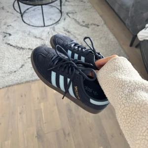 Adidas skor - Använda några gånger, inga defekter