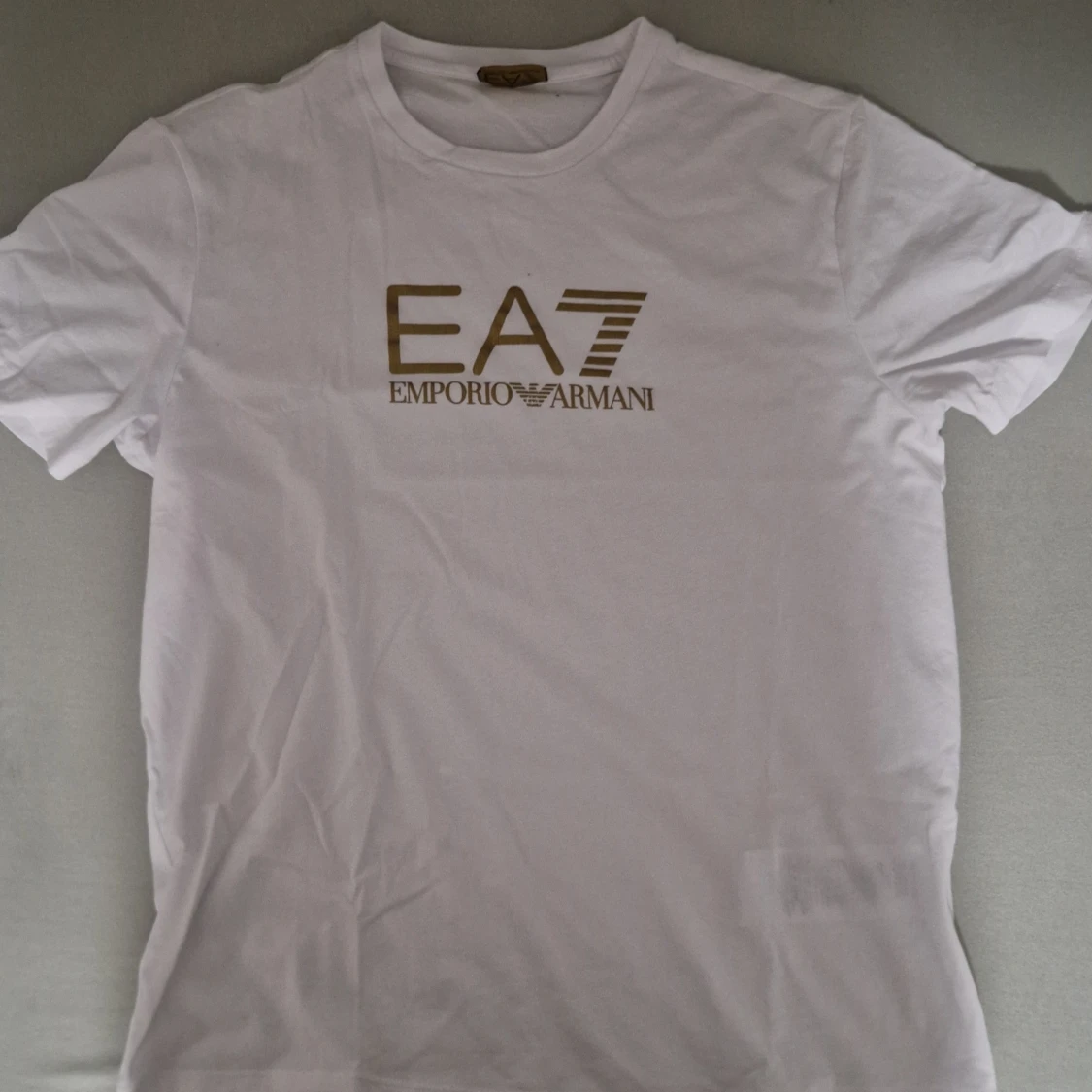 Vit t-shirt från Emporio Armani EA7 - 4