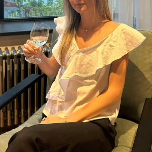 Volang topp - Super söt volang topp, storlek S❤️