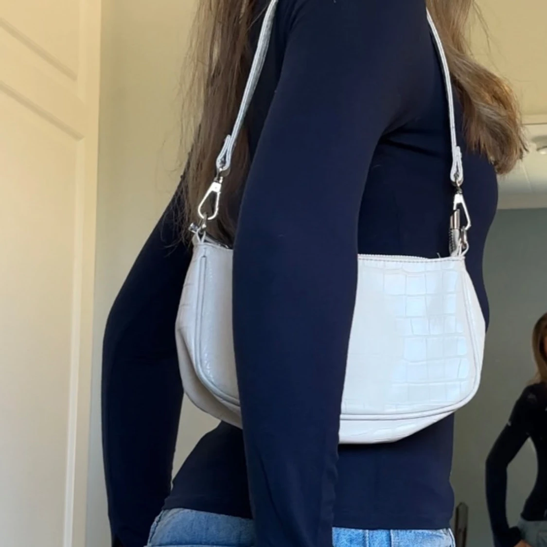 Mörkblå långärmad tröja - 1