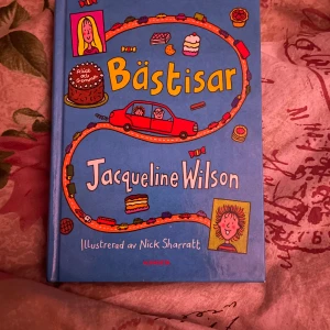Bästisar - Rolig och färgglad barnbok av Jacqueline Wilson, illustrerad av Nick Sharratt. Boken handlar om Gemma och Alice som är bästa vänner trots sina olikheter. Perfekt för dig som gillar vänskap, humor och fina illustrationer.