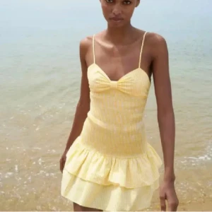 Zara klänning - Superfina zara klänningen i nyskick!