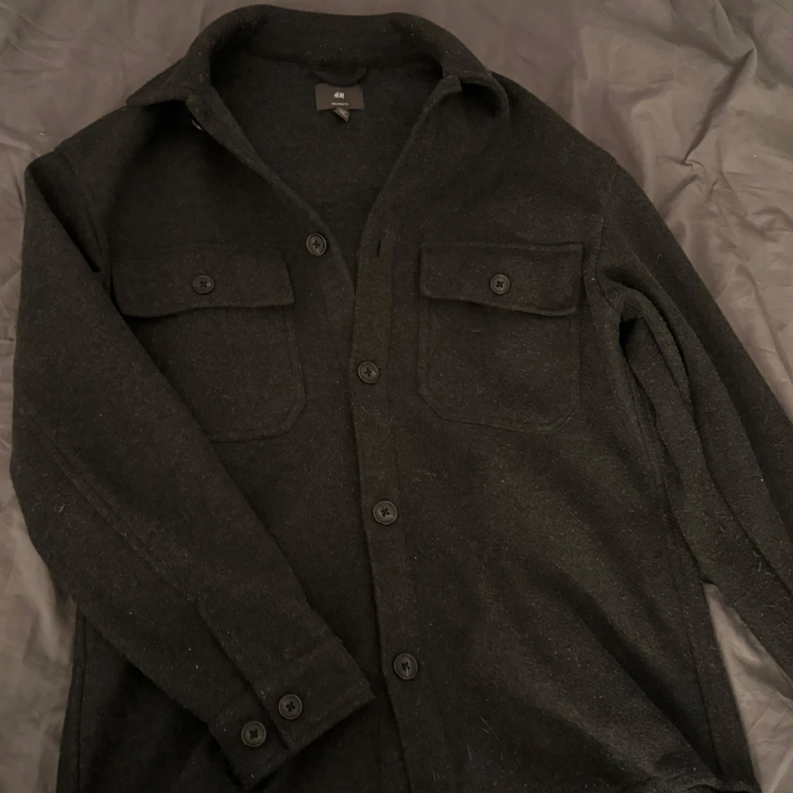 Svart overshirt från H&M